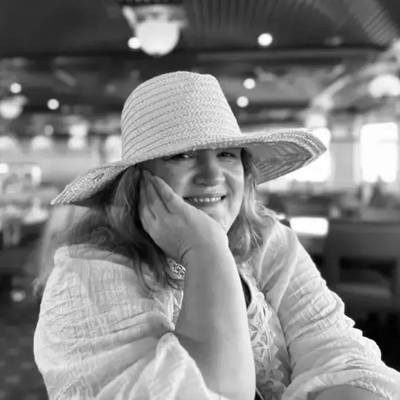 Michelle McMillan-Holifield y